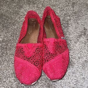 🌴TOMS fuchsia neon pink lace flower crochet